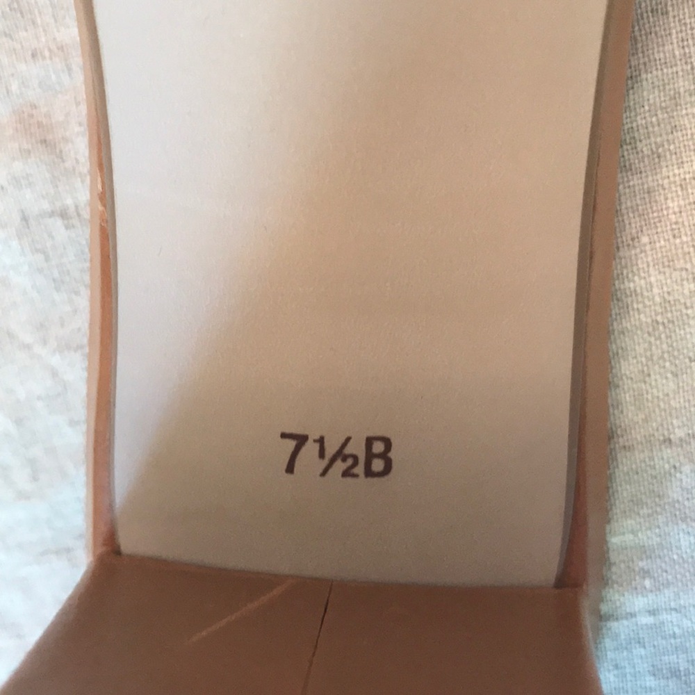 SALE!!! Talbots Leather Heels - Picture 4 of 7
